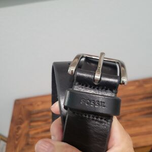 Fossil men's Joe Black Genuine Leather Belt size 34 Classic Staple Capsule Clean
